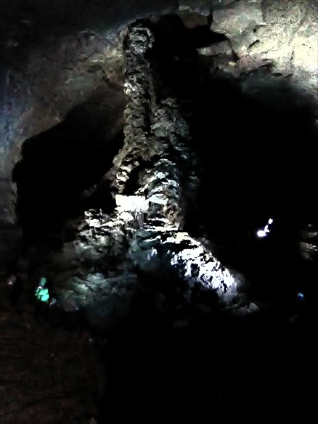 А потом была пещера, проплавленная лавой.